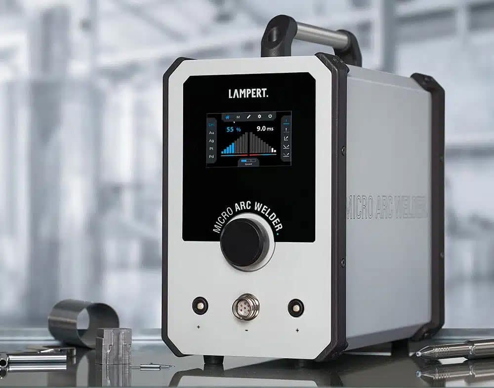 Das WIG Mikroimpuls Schweißgerät Micro Arc Welder von Lampert für schweißtechnische Anwendungen in industrieller Umgebung - The TiG micro pulse welder "Micro Arc Welder" from Lampert for welding in industrial environments