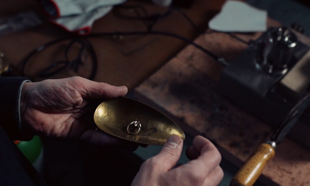 Un anillo antiguo antes de su transformación