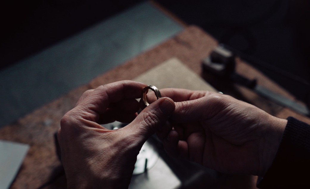 Ein neuer Ring nach dem Gießen